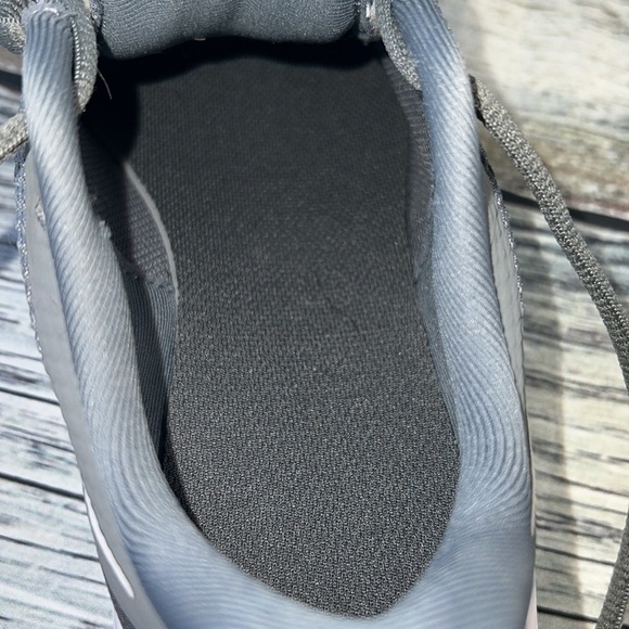 Nike Revolution 5 (GS) Cool Grey/Pure Platinum Youth Size 5.5 - Picture 7 of 9